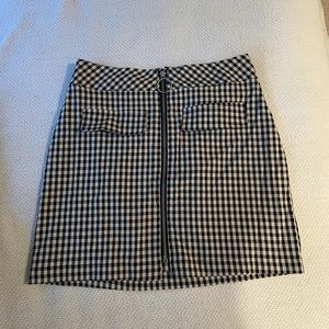 Plaid zip up skirt